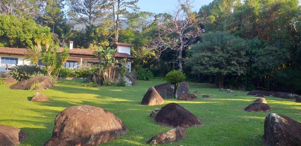 Elephant Guesthouse Beira Mar - Suites Com Cafe Da Manha Ilhabela Kültér fotó